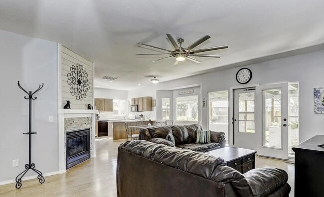 Photo - 2497 W Willard St