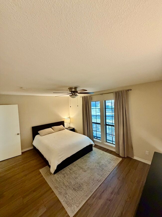 Master Bedroom - 6824 Fryer St