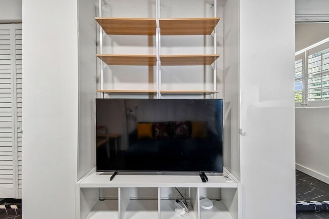 Photo - Gorgeous FULLY FURNISHED 1 Bedroom/1 Bath apartment with private entrance, in Winter Park