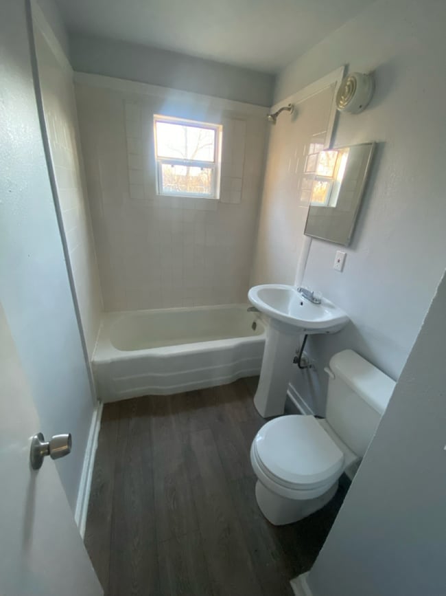 Photo - Available Now - Cute 3 Bedroom/1 Bath by Chamberlain Park