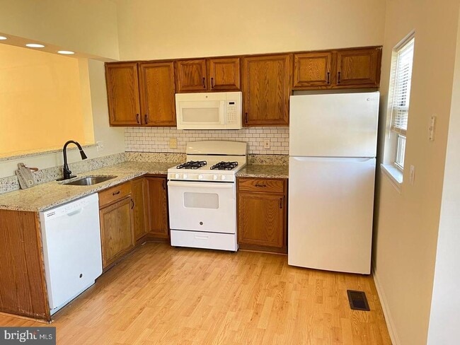 Building Photo - 16150 Taconic Cir