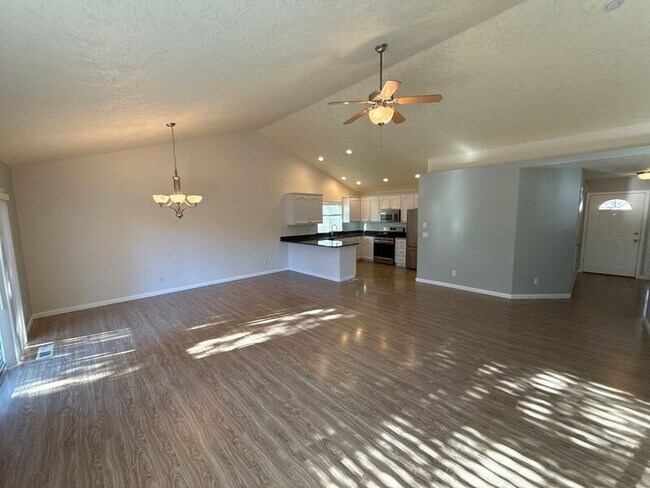 Photo - 2360 Kaley Ave NW