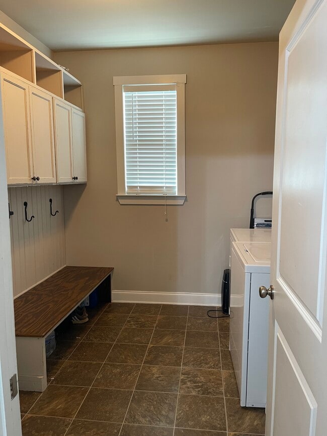 Photo - 1423 Kilchis Falls Way