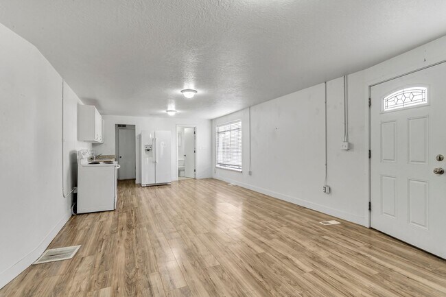 Photo - 13413 Minuteman Dr Unit #8