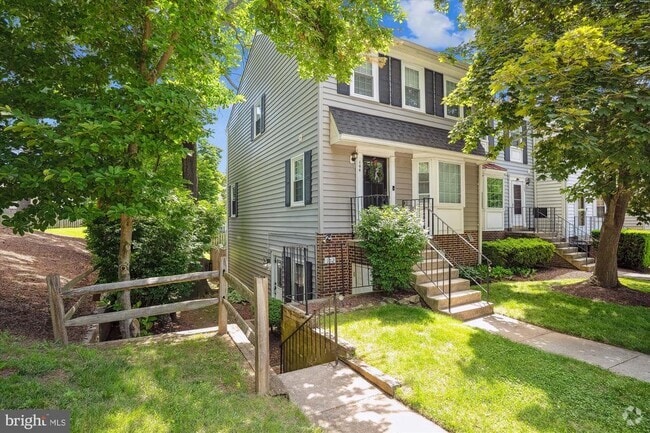 Building Photo - 102 Barnsfield Ct Rental