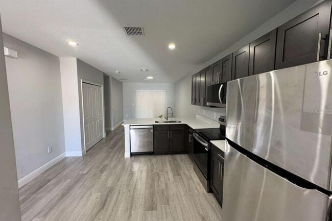 987 NW 57th Ct