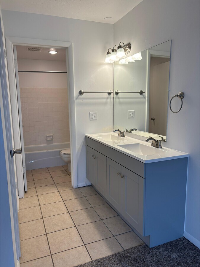 Photo - La Parisienne Apartments