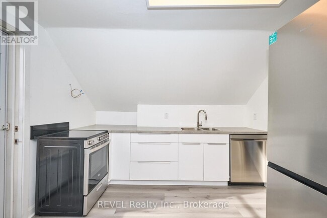 Photo - 6172 William St Unité Upper