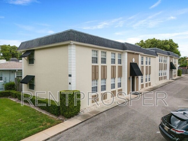 Photo - 317 E Amelia St Unit 4