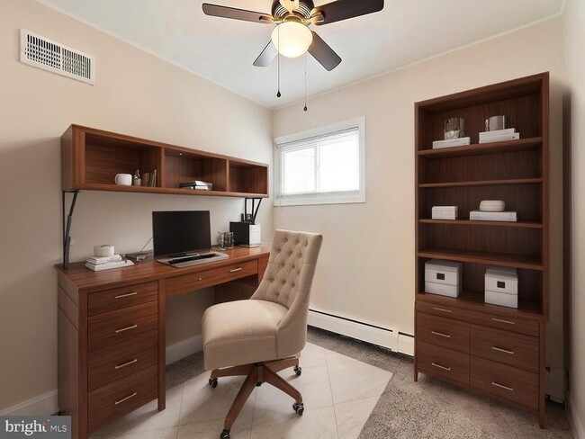 Building Photo - 10 Blue Ridge Dr