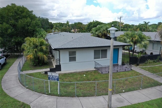 Photo - 2499 SW 27th St Unidad 9