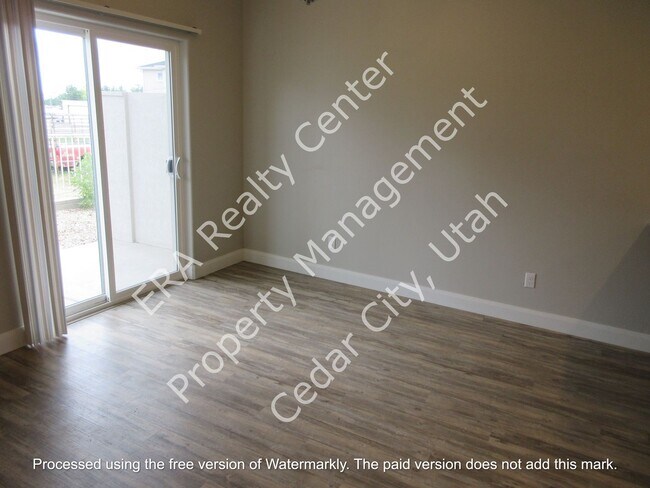 Photo - 352 W 400 N