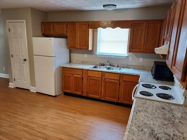 Photo - 120-122 Scotch Ct