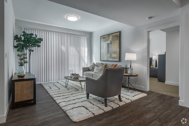 2BR, 2BA - 1041 SF - #316