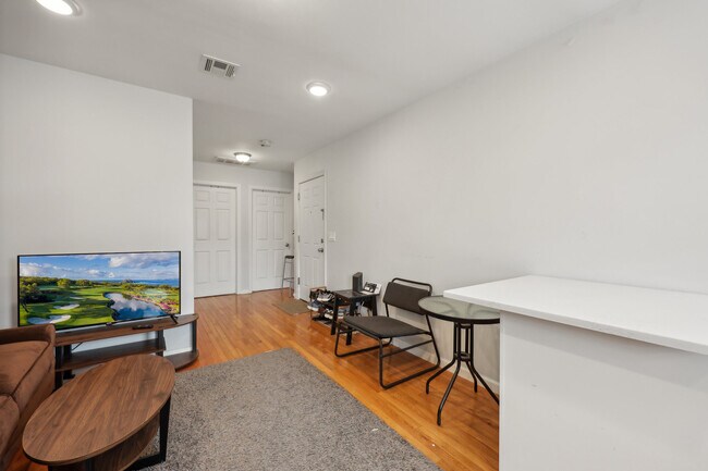 Photo - 240.5 South St