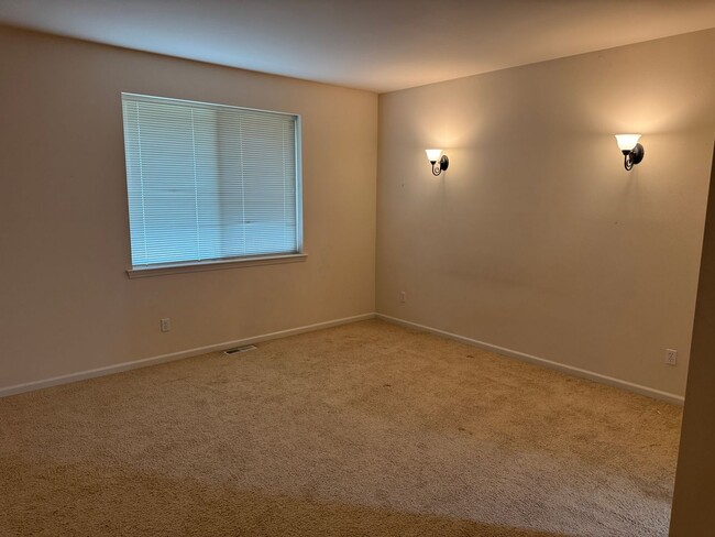 1707 Ashford Way