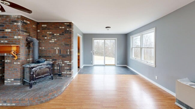 Photo - Beautifully maintained single-level ranch home