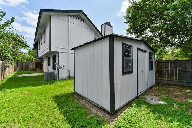 Photo - 1141 Royal Crest Dr Unit 1