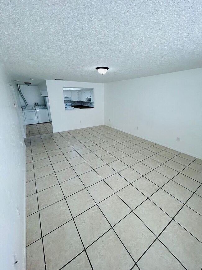 Photo - 2648 South Dr Unidad 2648 South 3