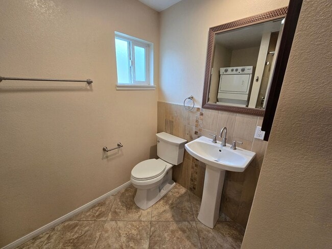 Photo - 2142-48 Oliver Ave Unidad 2144