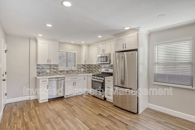 Photo - 3150 St Paul St