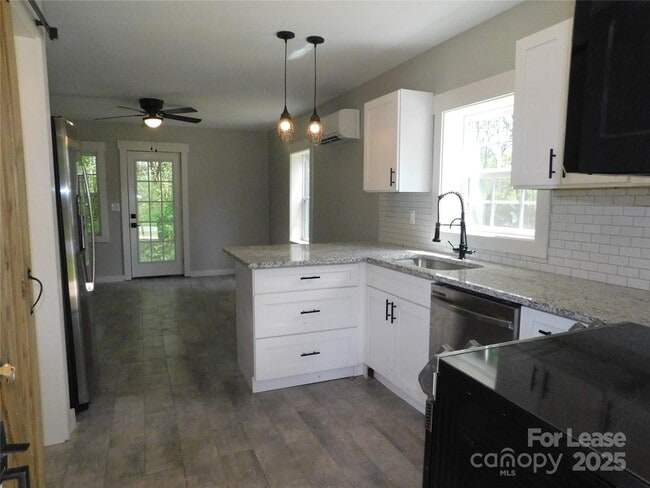 Photo - 809 Marve St