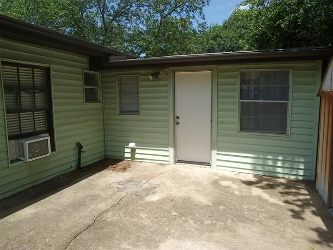 Photo - 5111 Woodrow Ave