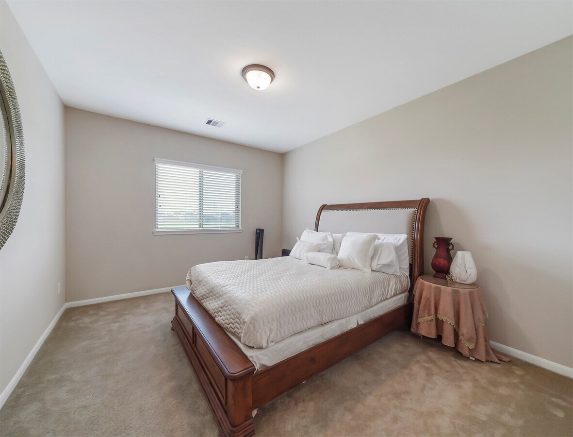 Photo - 4919 Blackwater Ln