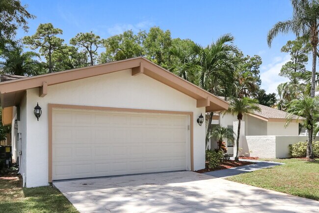 12463 Sawgrass Ct