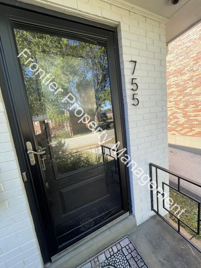 Photo - Charming 2 Bedroom Duplex – Don’t Miss Out!