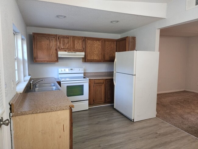 Photo - 2043 Maywood St Unit 2043 Maywood A