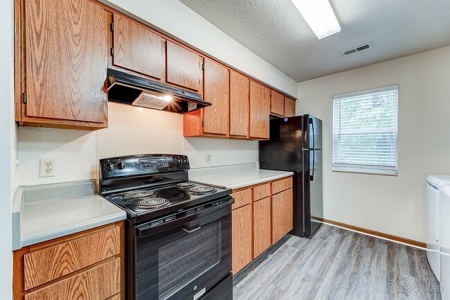 Kitchen - The Residences at Belleville Park I and II
