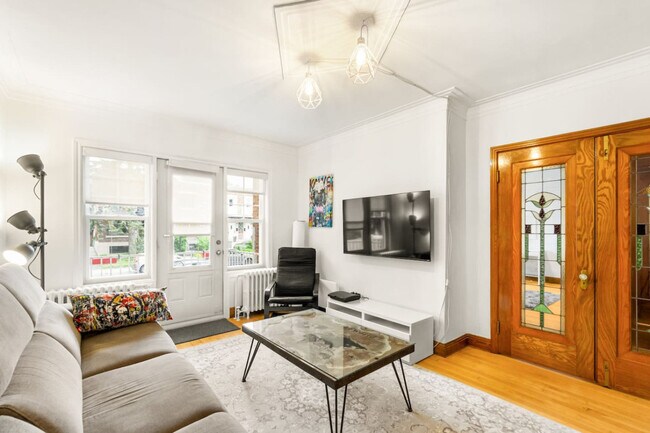 Photo - 6402-610e 10e Avenue Unit ID1251246P