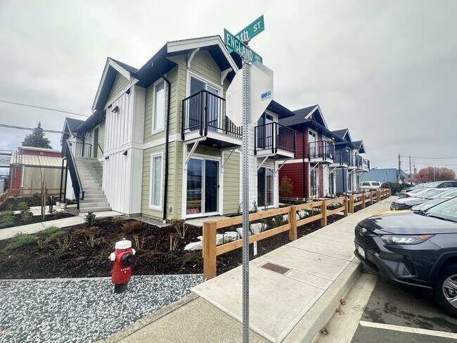 995 England Ave