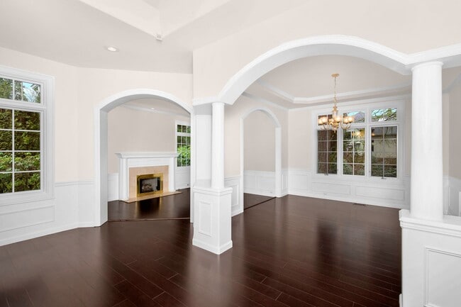 Photo - Large 4 Bedroom Home in Marymoor Hill