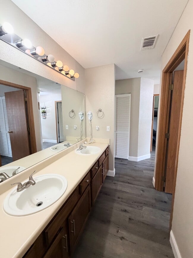 Photo - FULLY FURNISHED 2Br / Ground Floor Condo Unit 5