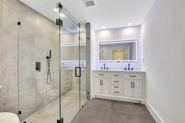 Building Photo - 5456 Sunrise Blvd Rental