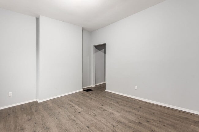 Photo - 673-675 Stanley Ave Unit 673