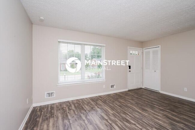 Photo - 3 Bedroom Pet-Friendly Home in Louisville,...