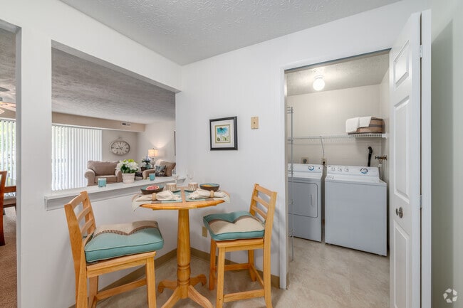 Model - Timberland - 1,150SF - Breakfast Nook and Utility Closet - Timber Ridge Apartments