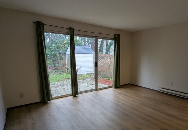 Photo - 1307 Eastside St NE