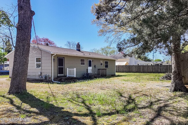 Building Photo - 202 Keller St