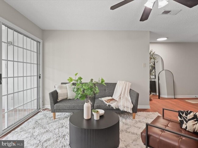 Photo - 12105 Green Leaf Ct Unit 201