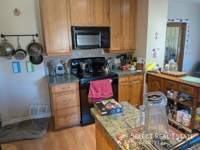 Photo - 9425 Stanley St