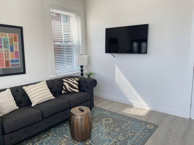 216 E Liberty St Unit SI ID1056066P