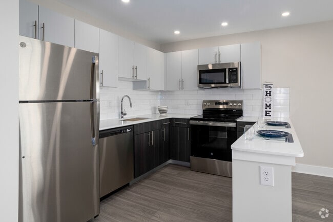 1 habitación, 1 baño - 700 pies cuadrados - LUJO - Cocina - Plymouth Flats