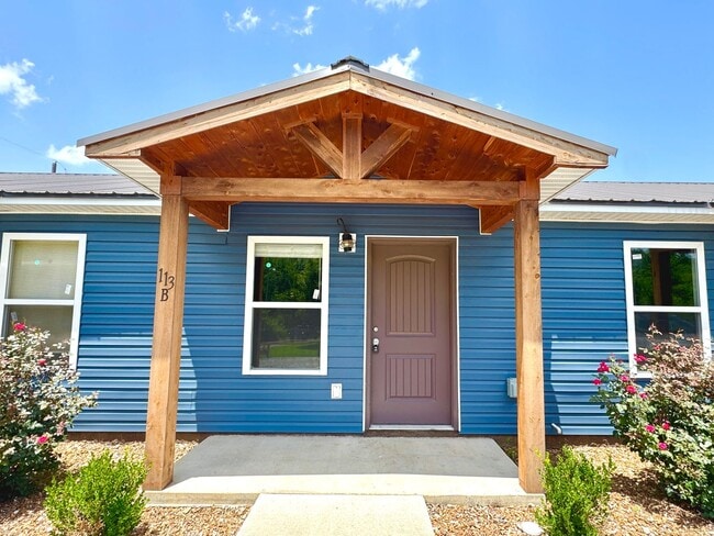 1 Bedroom/ 1 Bathroom Triplex Unit in Sout... - 1 Bedroom/ 1 Bathroom Triplex Townhome Unit in Sout...