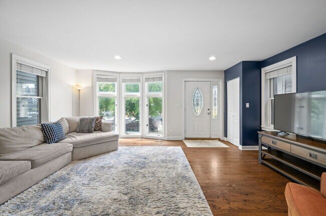 Photo - 2054 W Race Ave Unit 1