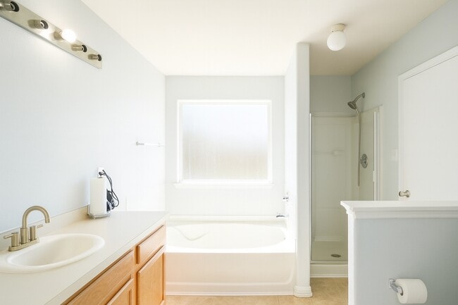 Building Photo - 18311 Olive Leaf Dr