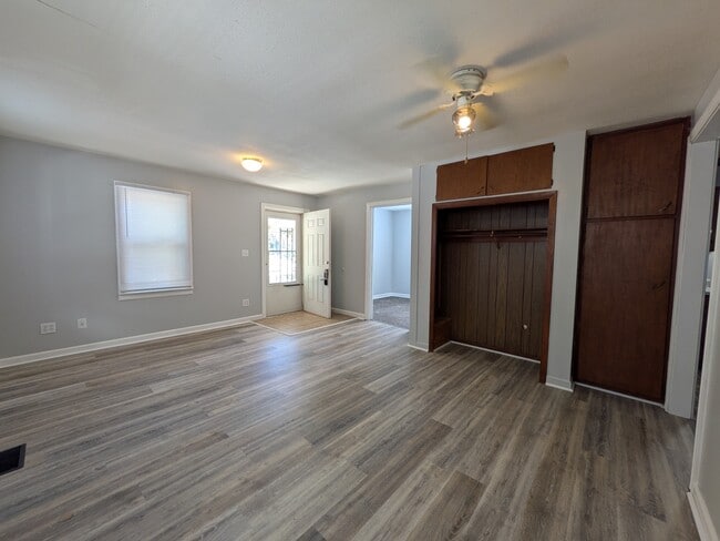 Photo - 1107 NW Van Buren St